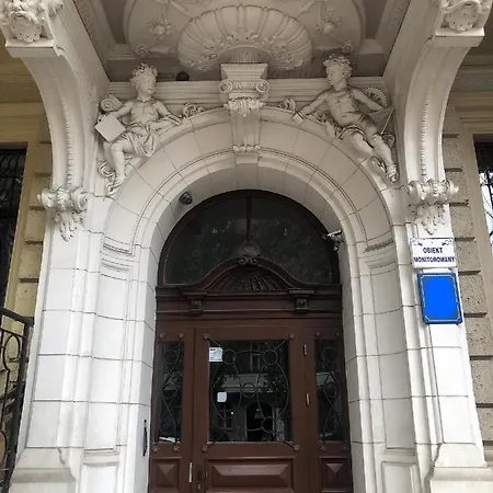 公寓 Bright And Spacious