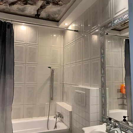 公寓 Bright And Spacious