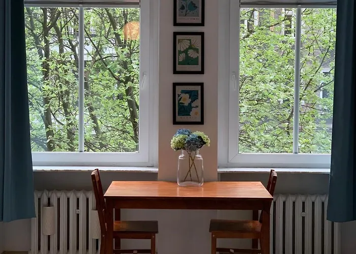 Bright And Spacious Apartment *